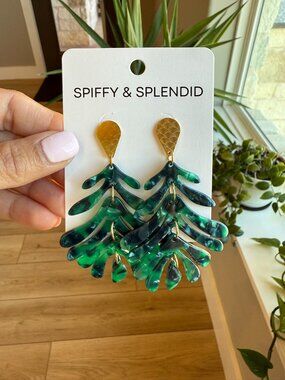 🍒 2/$20 - Palm Leaf Earrings